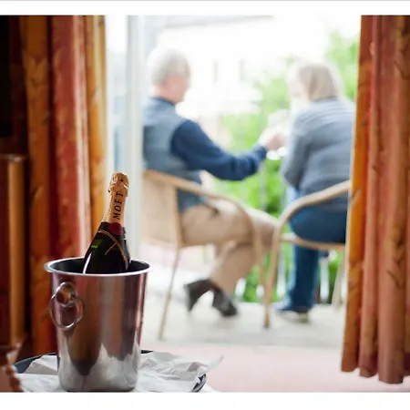 Ξενοδοχείο O Donovans 2*